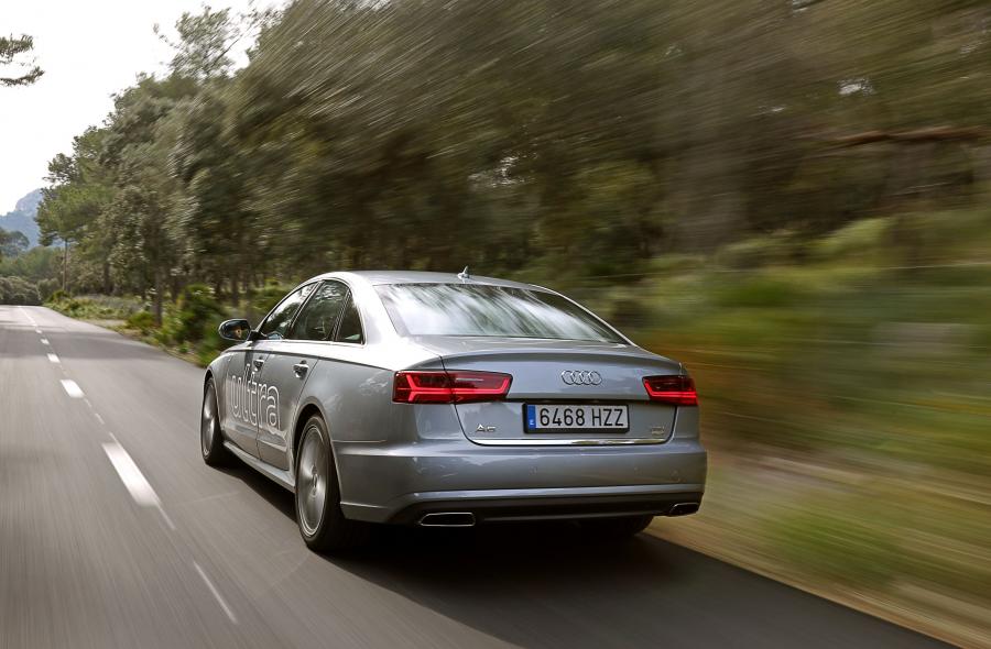  Audi A6 TFSI Ultra Sedan (4G, C7) 2014 года  (WW) (фото 5 из 12)